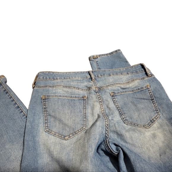 Old Navy Super Skinny Jeans Size 10 Light Wash Denim Skinny Jeans - Picture 10 of 15